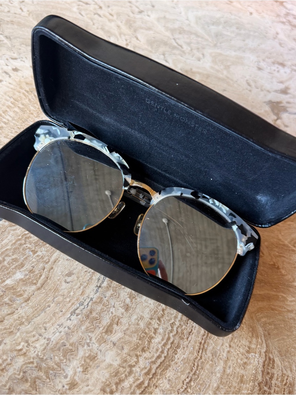 Gentle Monster Round Sunglasses in Black & White Tortoise